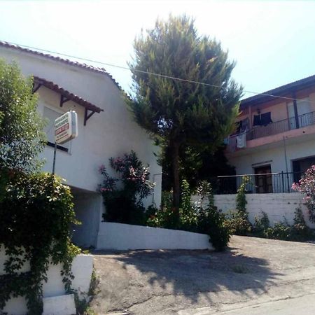 Ilias Appartements Tsaprounis Ellinika  Exterior photo